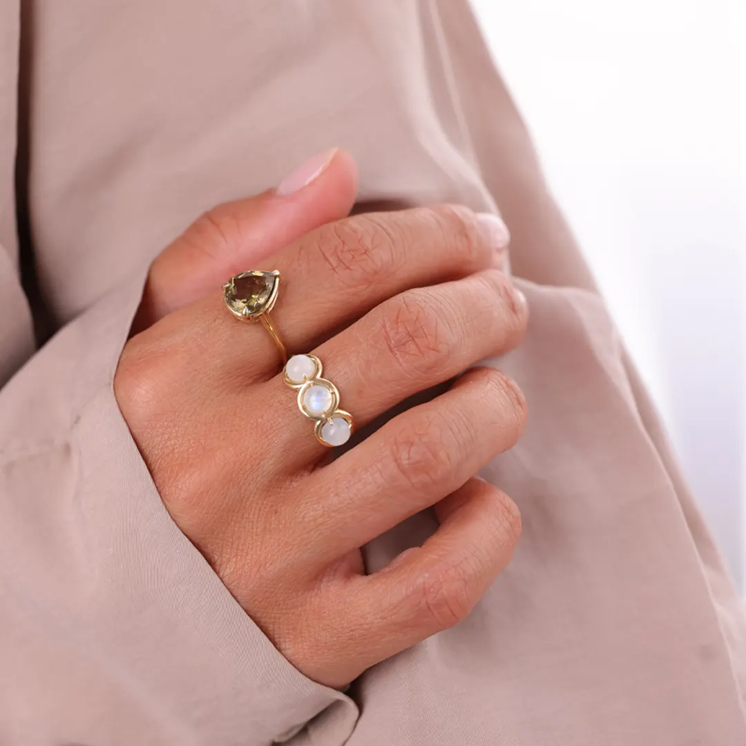 14K Gold 3 Rainbow Moonstone Ring - Image 2