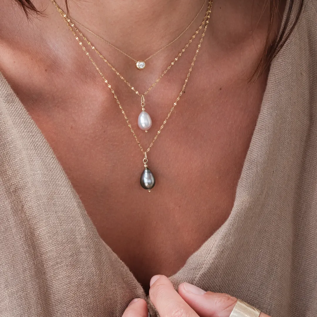 14K Gold Grey Pearl Drop Necklace - Image 4