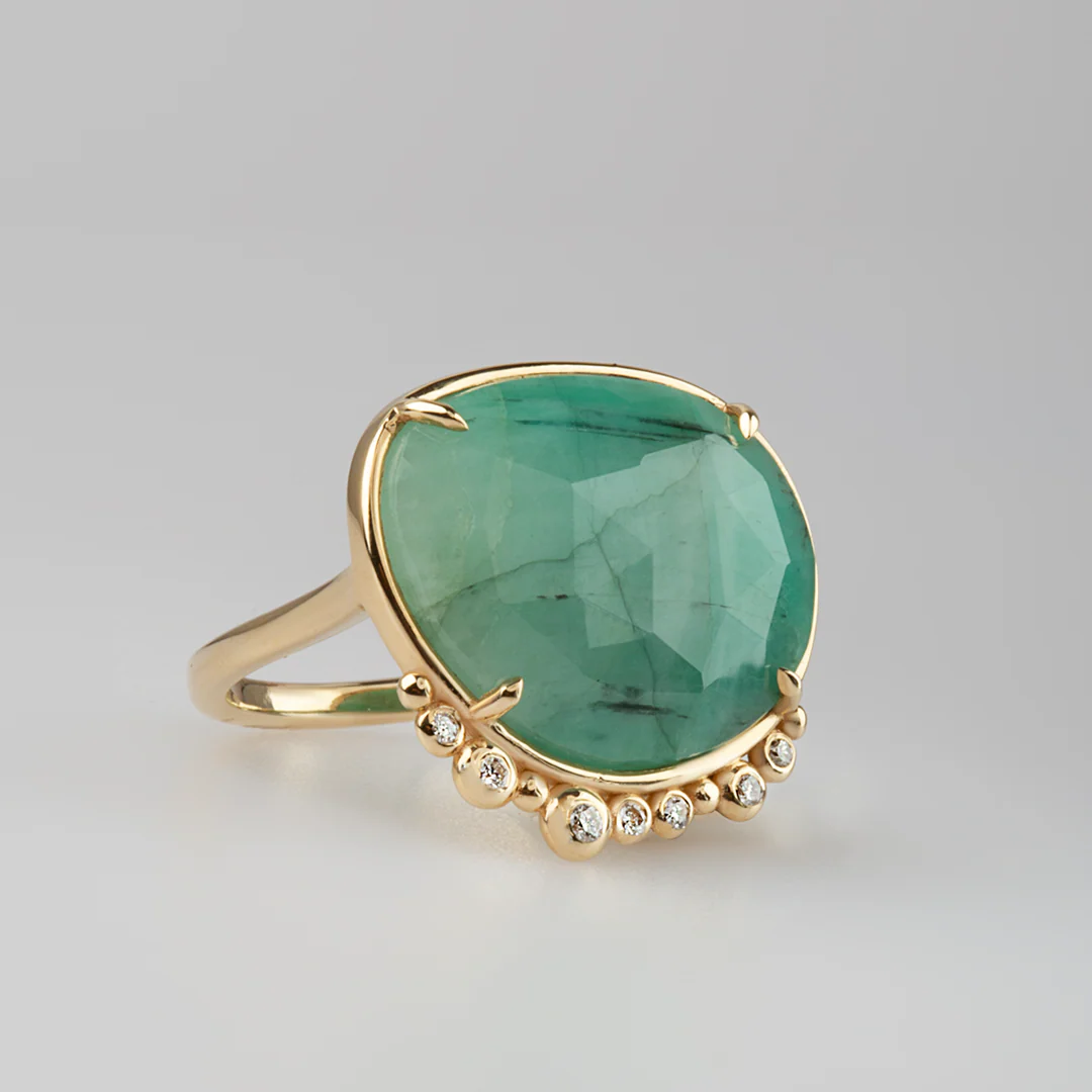 14K Gold Irregular Emerald Ring with 7 Diamonds - Image 3