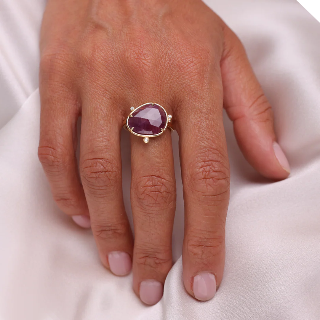 14K Gold Rose cut Ruby Ring with 3 Diamonds - Image 3