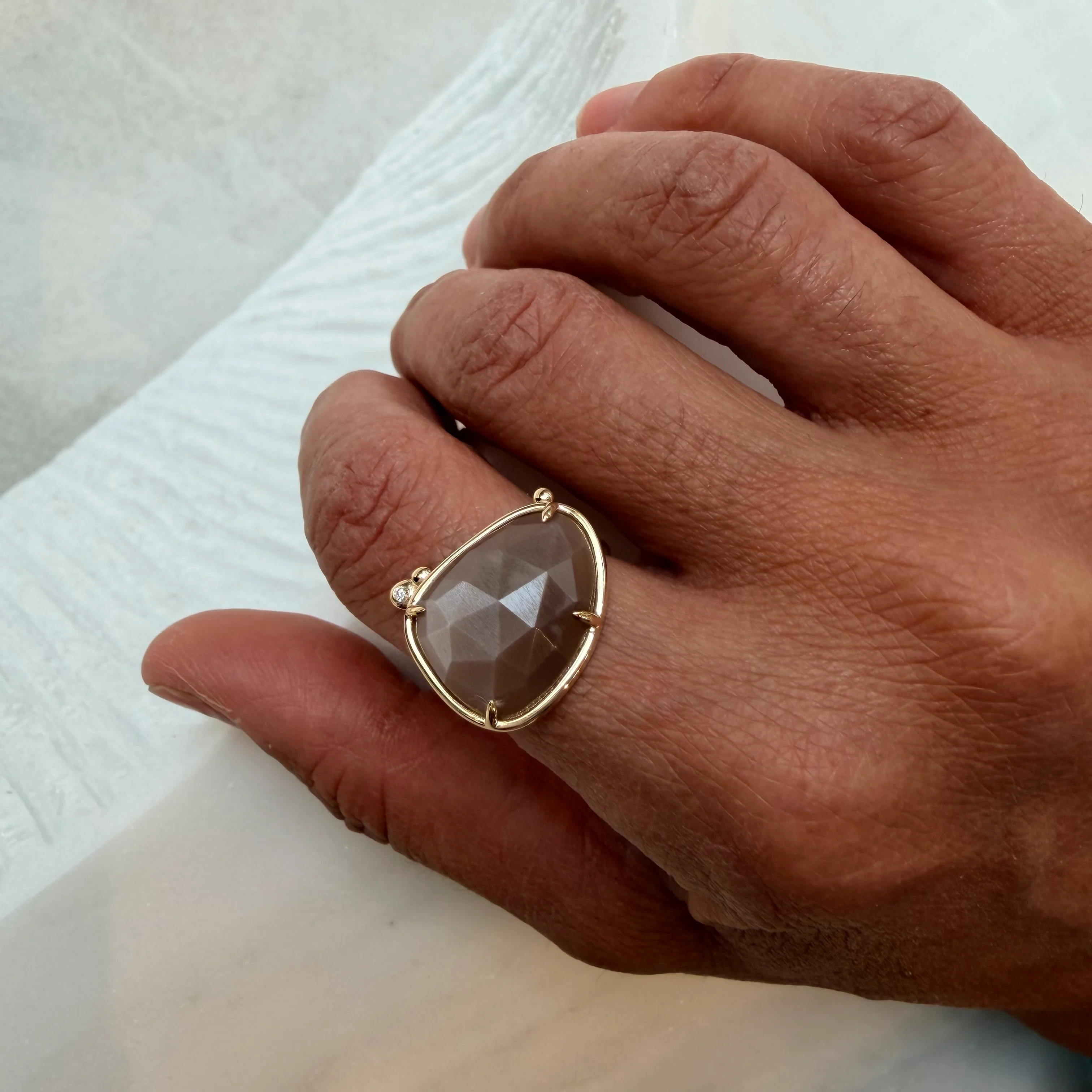 Lunar Veil – 14K Gold Ring with Moonstone & Diamond - Image 2