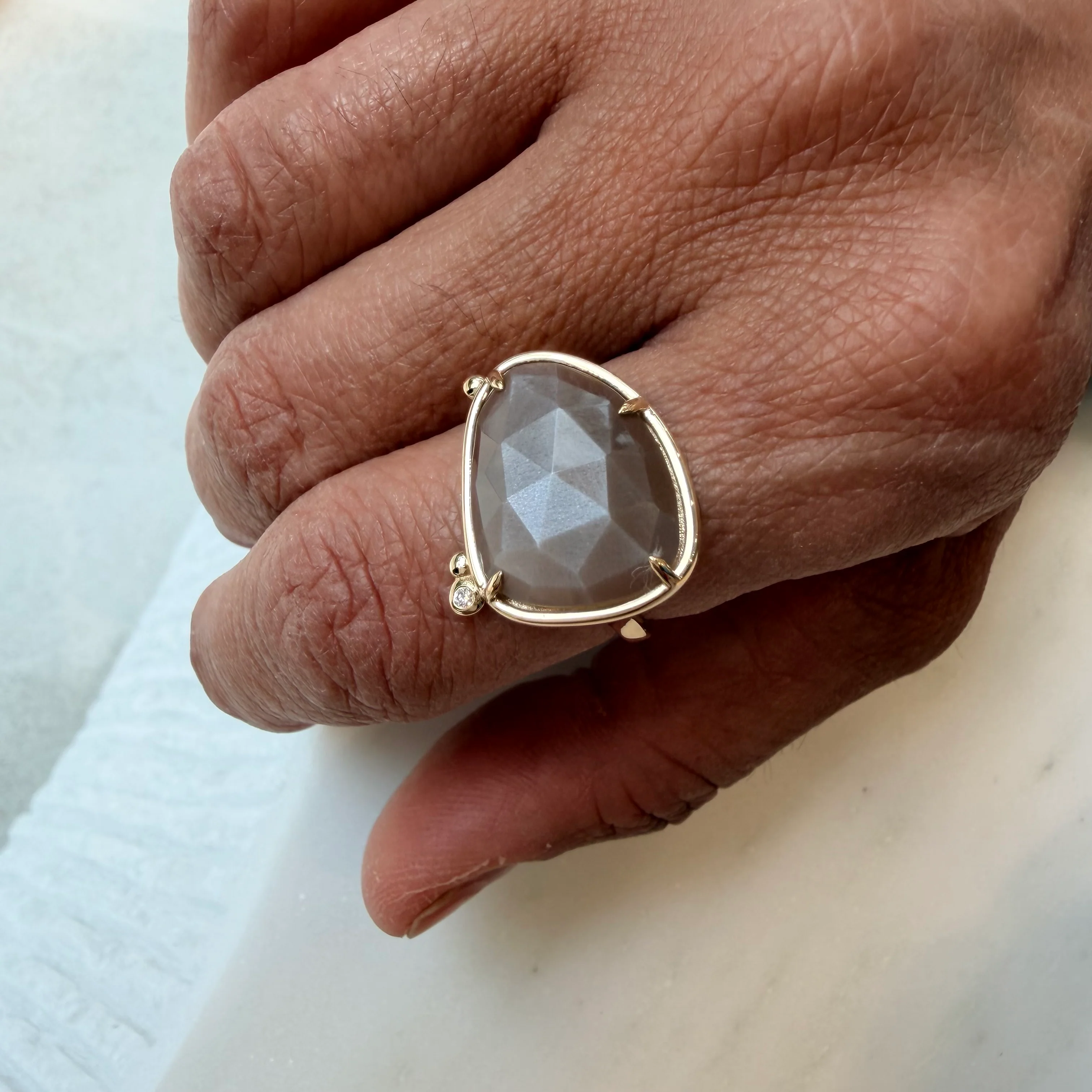 Lunar Veil – 14K Gold Ring with Moonstone & Diamond - Image 4