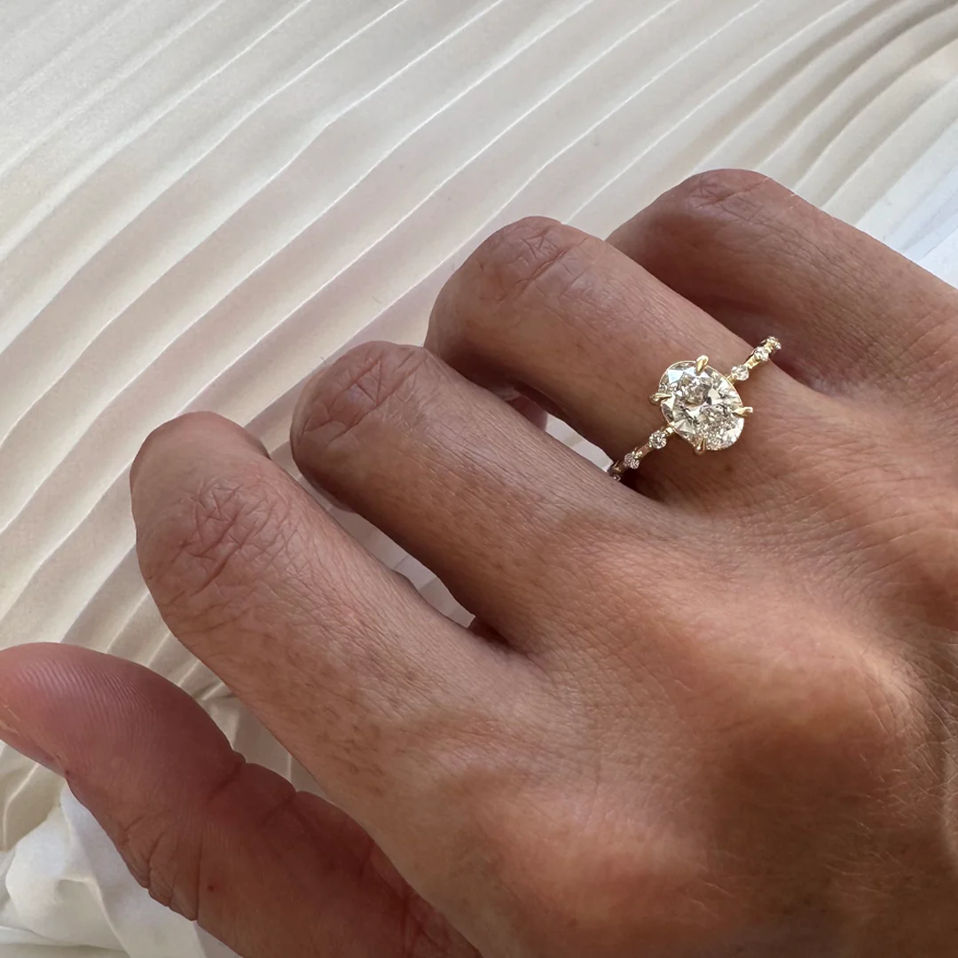 18K Yellow Gold Oval LAB Diamond Ring with 3 small Diamonds on each side - Image 5