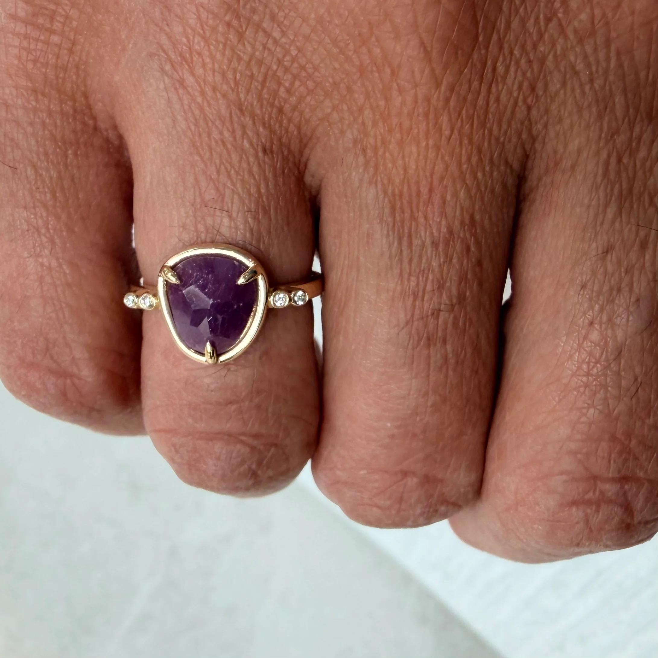 Red Essence – 14K Gold Ring with Ruby & Diamonds - Image 4