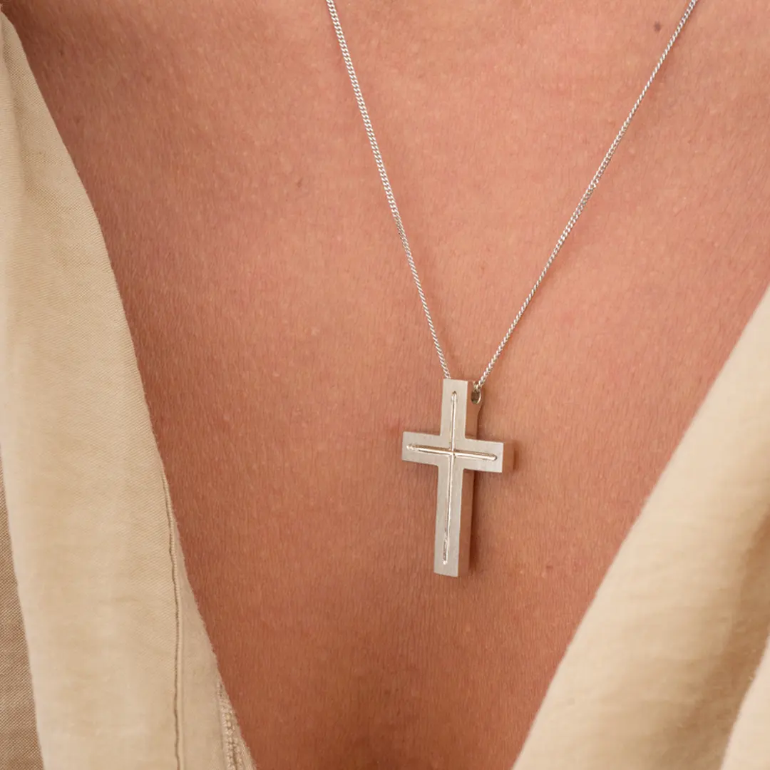 Hallmarked Gold Cross Pendant - Image 2
