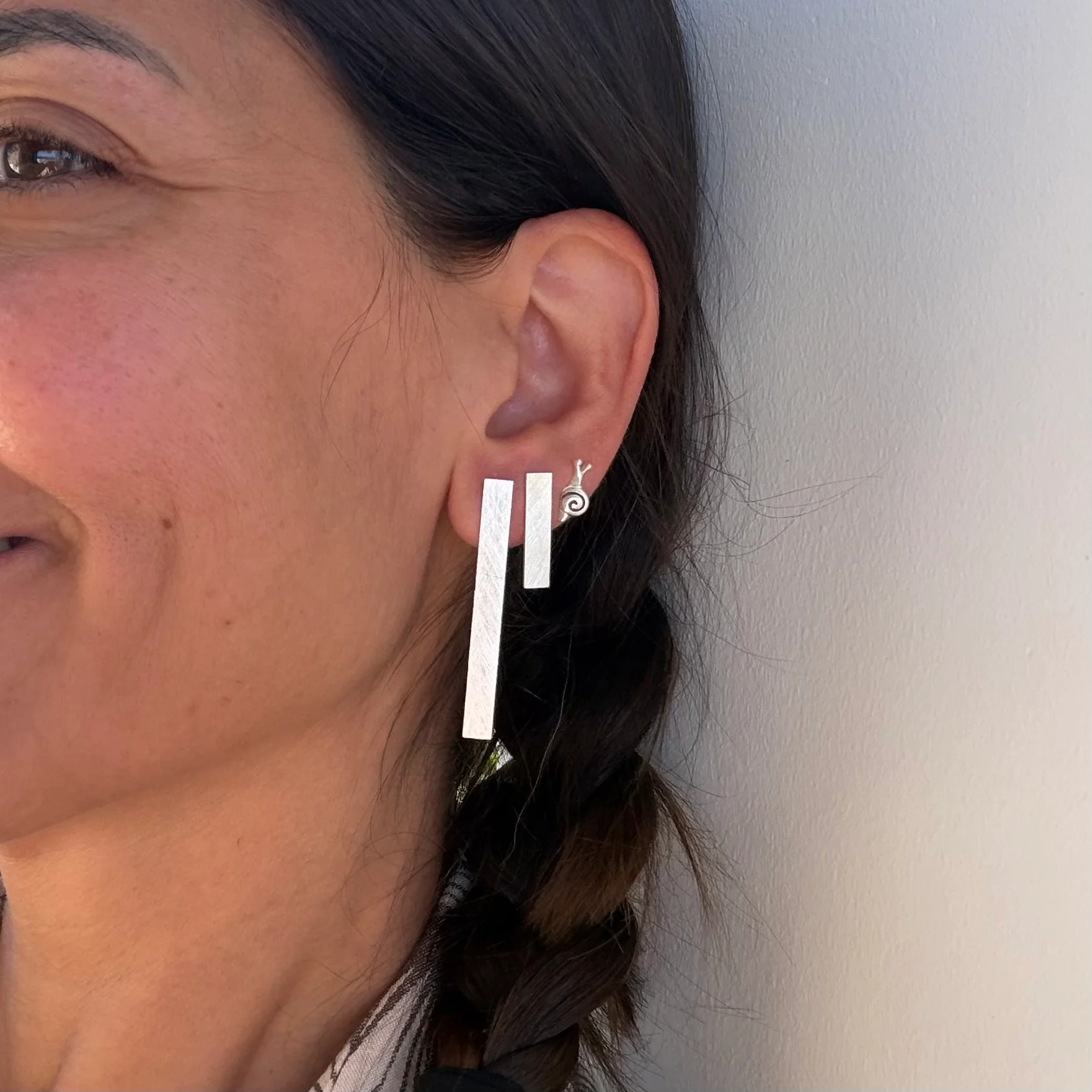 Short Line Earrings - Image 4