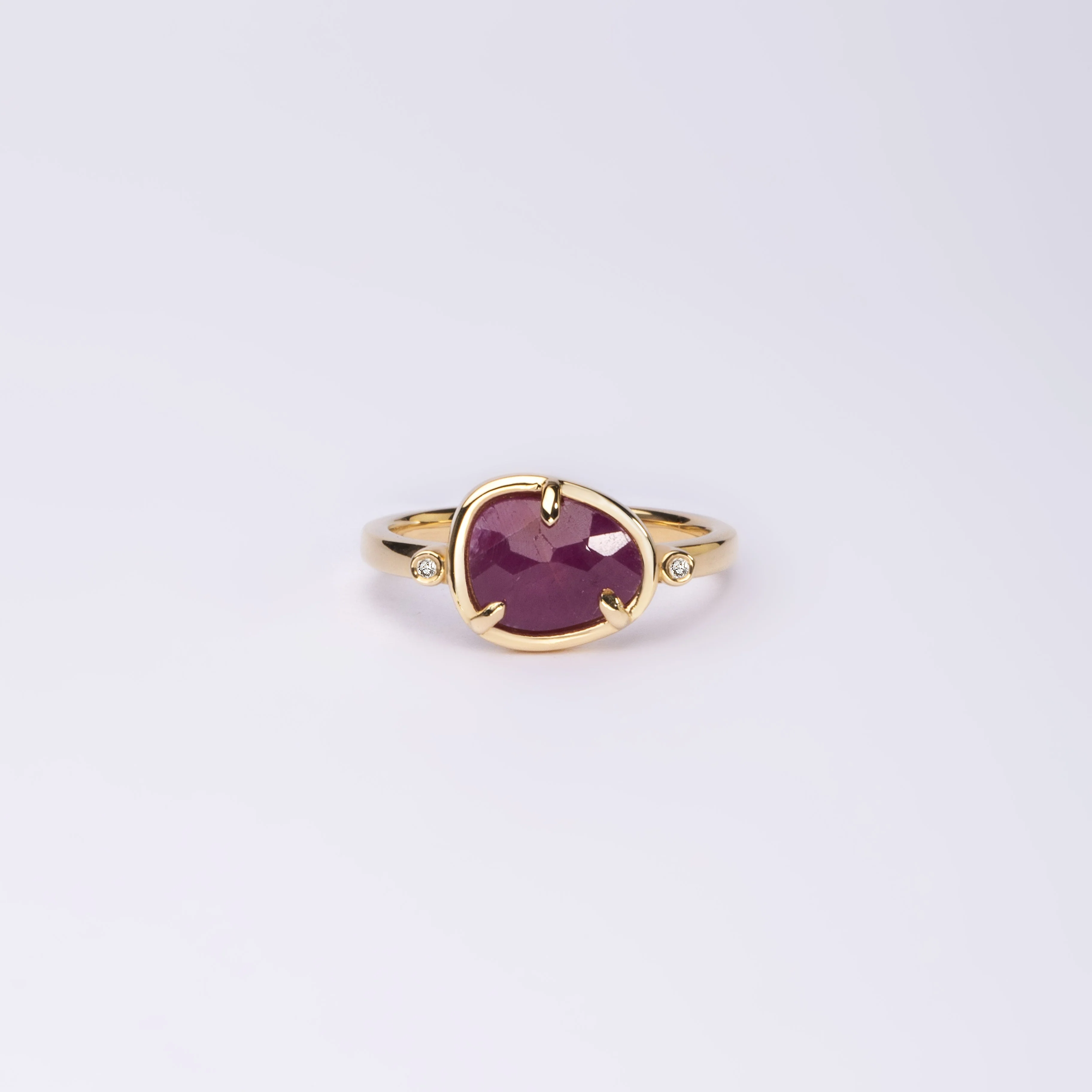 Velvet Hug – 14K Gold Ring with Ruby & Diamond - Image 2